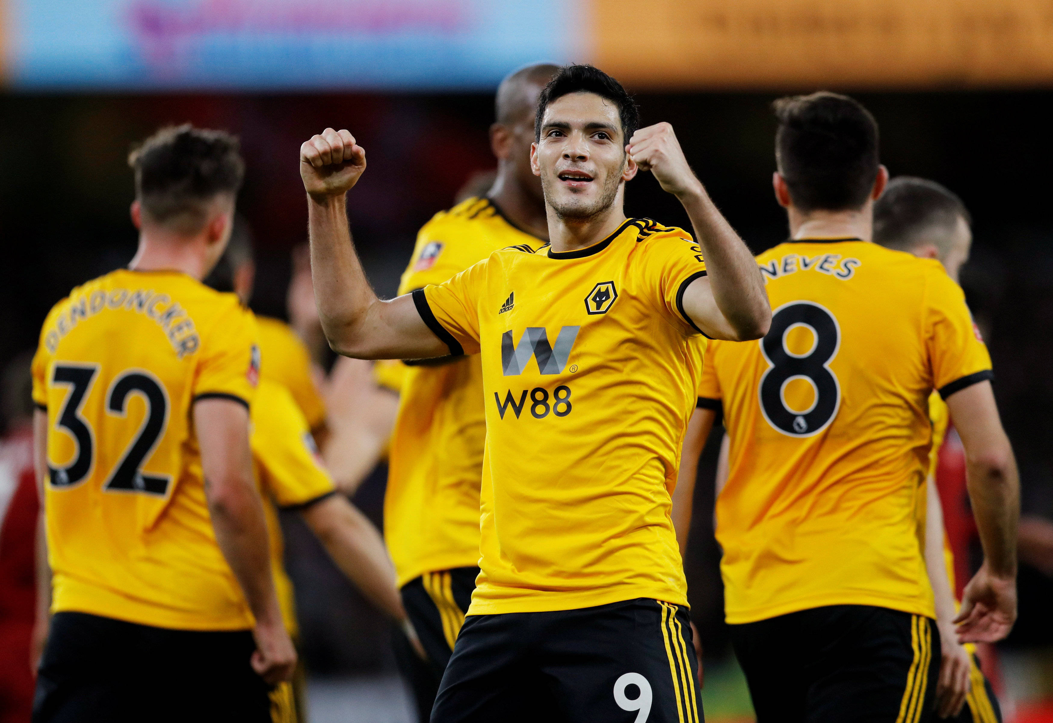 英超赛程吃紧；明尼苏达森林狼清晨门线救险；底气十足；年轻球员得到机会的简单介绍