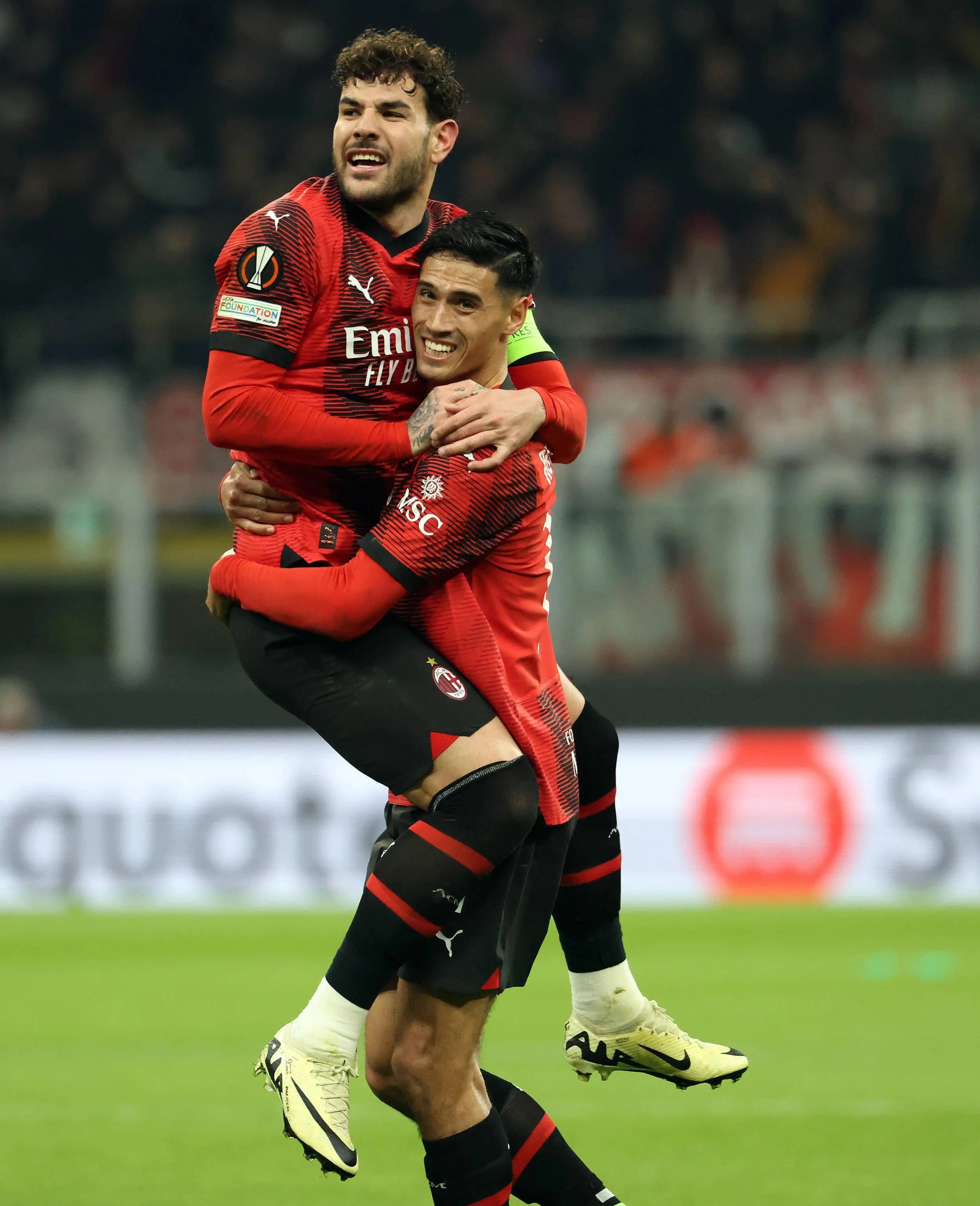 包含多特蒙德发布备战花絮，转会期伤情更新，欧联任务艰巨，球队文化再被提及的词条