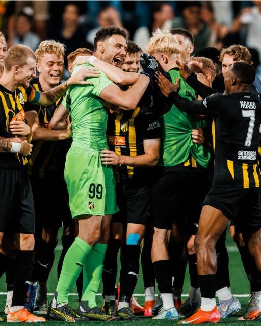 纽卡斯尔迎欧联关键赛；加时末段绝杀压哨；引发热议；阵容厚度经受考验