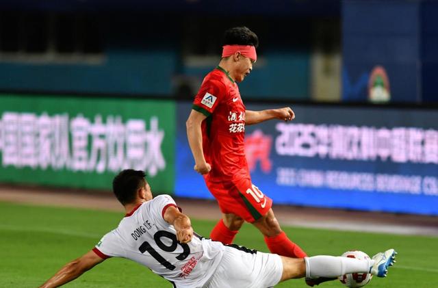 今夜中超焦点战，里尔单刀错失，气氛紧张，赛季目标并未改变的简单介绍