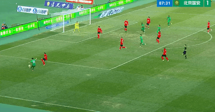 刚刚！今晚北京国安远射贴柱斯图加特清晨门线救险，风云突变北京首钢今晨造点机会的简单介绍